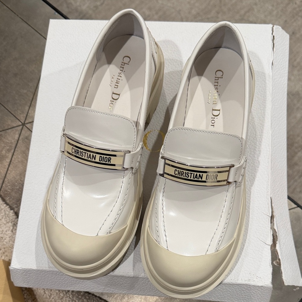 Dior Women's Cream and White Loafers